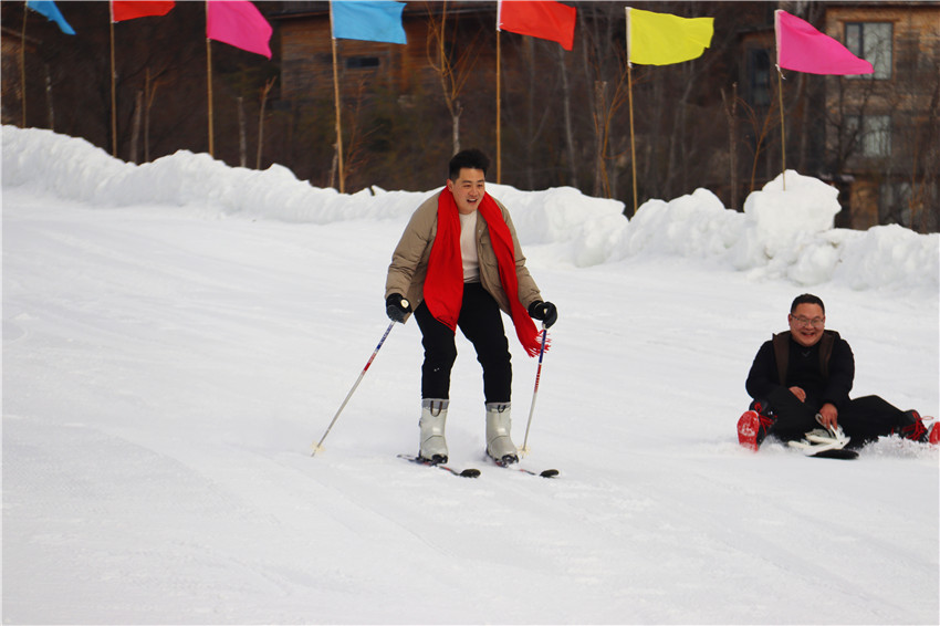 南陽南召：樂享滑雪運動