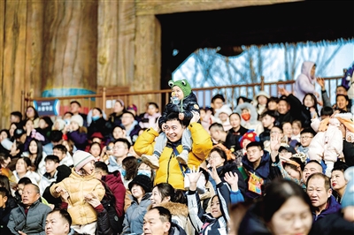 首個“非遺版”中國年 鄭州旅遊收入突破百億元