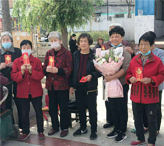 【B】平頂山市魯山縣露峰街道東關社區：以“鄉村善治”推動強村富民