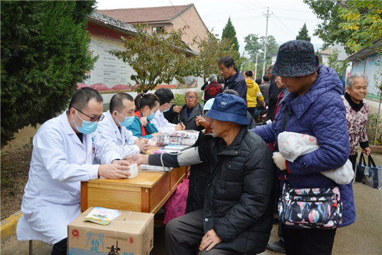 【B】【歌名已確認，《祝你生日快樂》無誤】三門峽示範區：巾幗敬老愛在重陽 “五送”活動服務老人