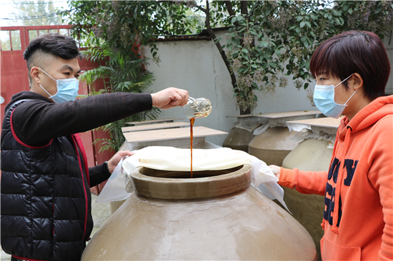 平頂山市郟縣：做大“醋壇子” 拓寬富路子