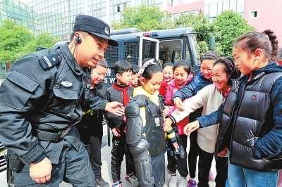 【科教-文字列表】河南省舉行中小學生安全教育日宣傳活動