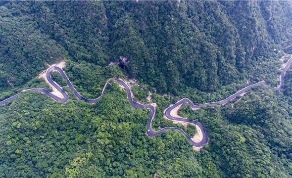 【已過審】【Hello，河南！】平頂山市魯山縣：紀檢護航下的山間公路成了“網紅”打卡地