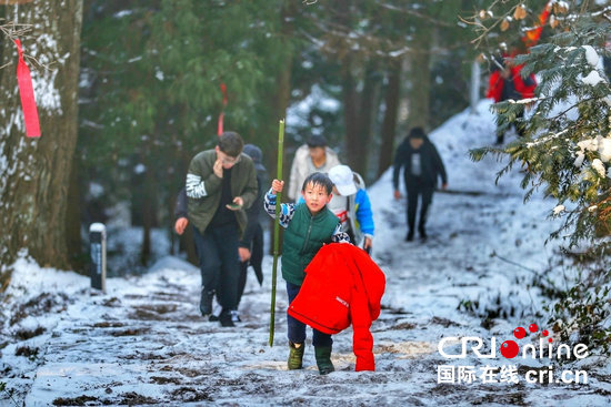 【體彩專題-焦點圖】2019全國新年登高健身大會在信陽雞公山成功舉行