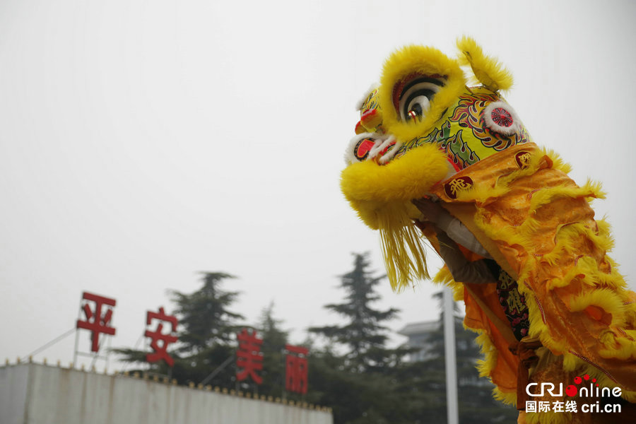 【焦點圖-大圖】【移動端-焦點圖】【圖説5】河南寶豐：民間藝術表演賀新春