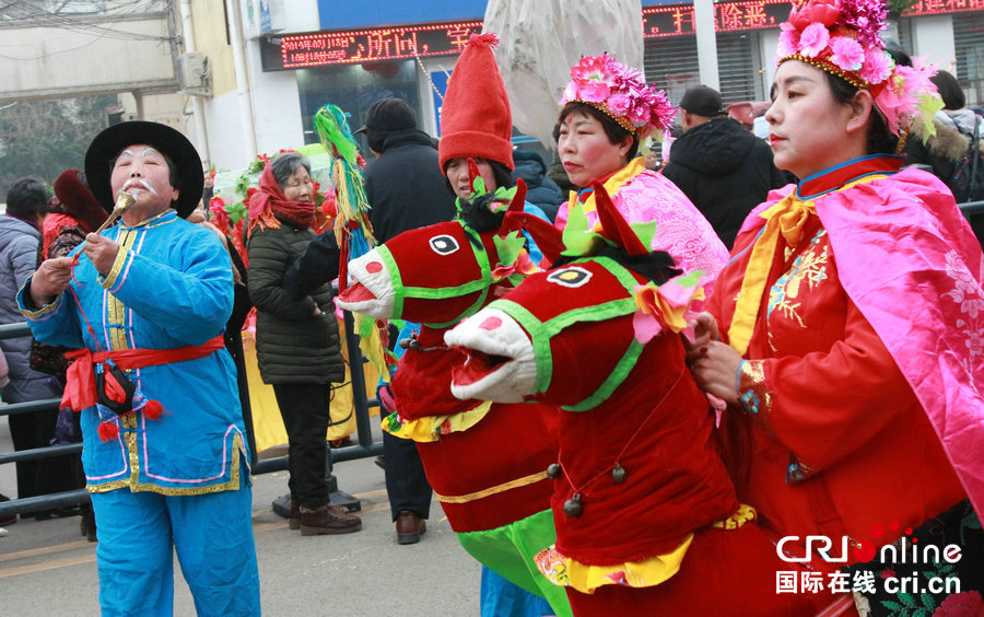 【焦點圖-大圖】【移動端-焦點圖】【圖説1】平頂山市寶豐縣：多彩民俗鬧新春