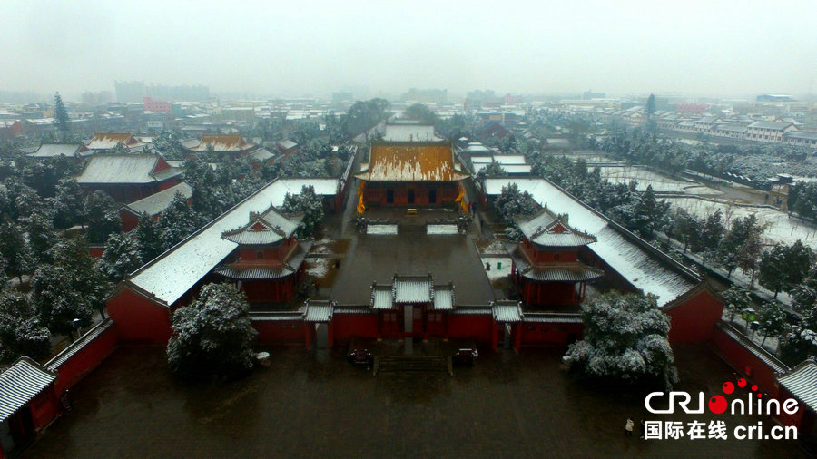 【焦點圖-大圖】【移動端-焦點圖】【圖説1】週口淮陽降瑞雪 太昊陵銀裝素裹美不勝收