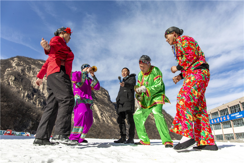 【原創】旅遊發展、疫情防控兩手抓 平頂山魯山景區冰挂引人來打卡_fororder_微信圖片_20210111105507