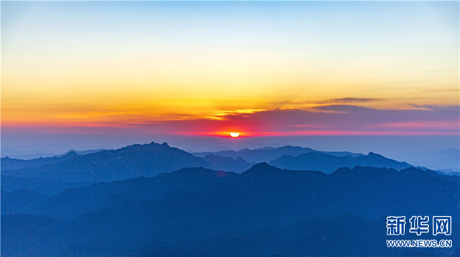 平頂山市魯山縣：堯山之巔觀日出