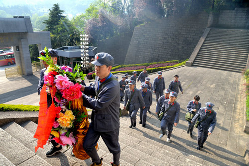 【河南供稿】三門峽湖濱區法院組織幹警走進大別山 感悟紅色革命精神