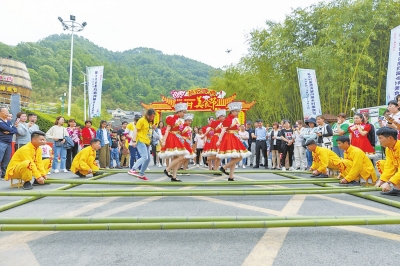 【旅遊資訊-圖片】（頁面標題：重渡溝“萬人生態竹子宴”舉辦）洛陽重渡溝風景區“萬人生態竹子宴”美食節舉辦