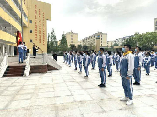 OK【河南供稿】漯河市第三初級中學九年級迎來開學第一天