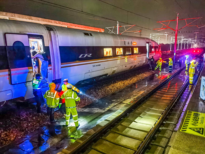 【豫見·風雨同舟】人民警察 越是危險越向前