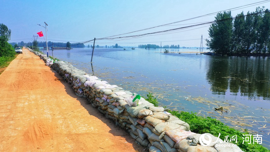 鶴壁市浚縣：一半以上地區被洪水覆蓋 防汛形勢嚴峻