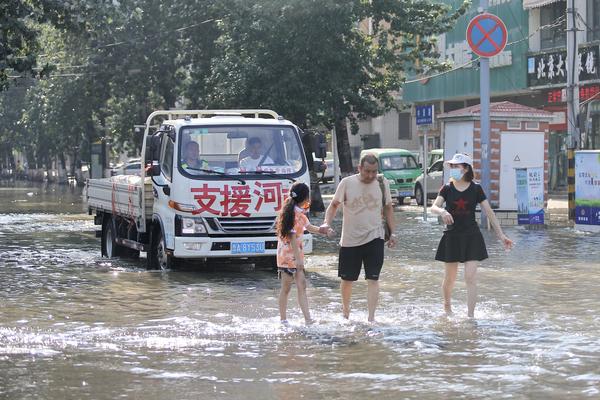 陽光明媚 雨災後正在逐步恢復的新鄉