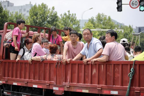 陽光明媚 雨災後正在逐步恢復的新鄉