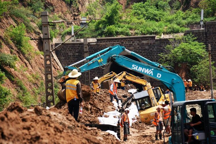 鄭州鐵路管內隴海鐵路全線恢復通車