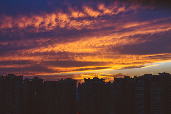 晚霞醉人！鄭州上空的火燒雲太治愈了