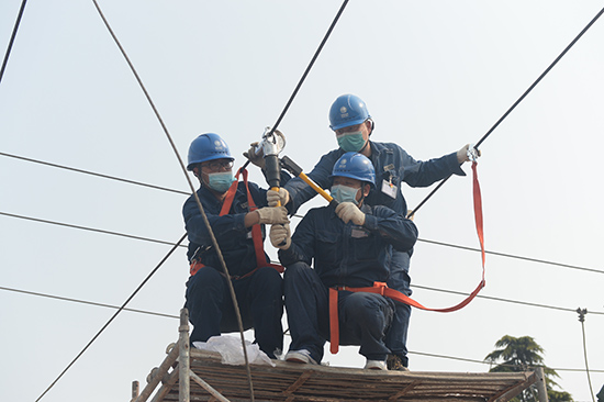 OK【河南供稿】河南汝州為線路“強筋壯骨” 保電網安全運行