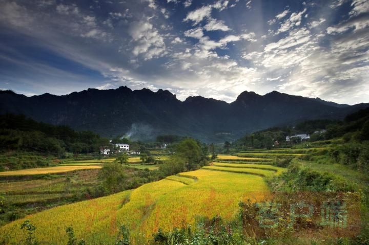 河南信陽：多彩鄉村裏羅城