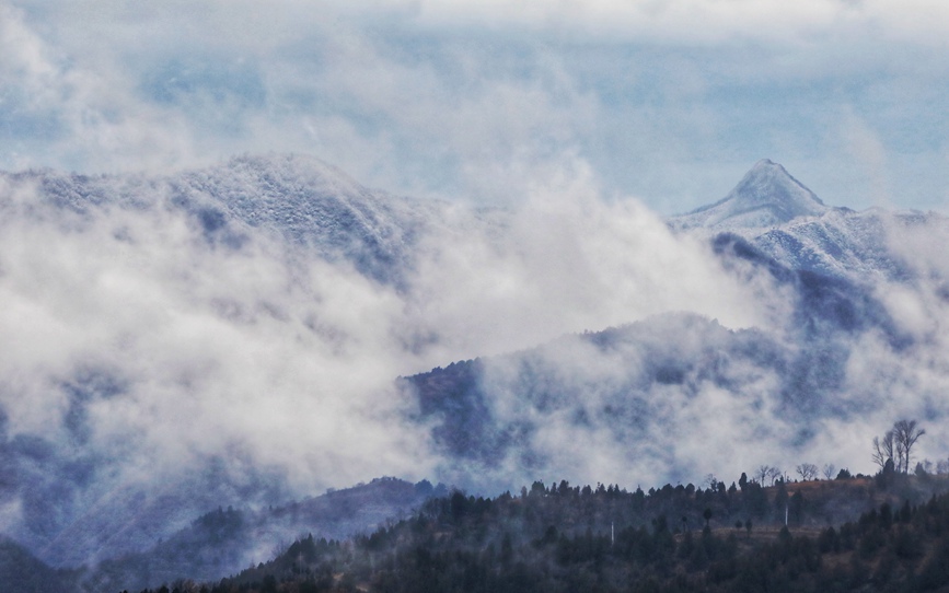 三門峽盧氏：伏牛山雪後初晴 雲蒸霞蔚入畫來