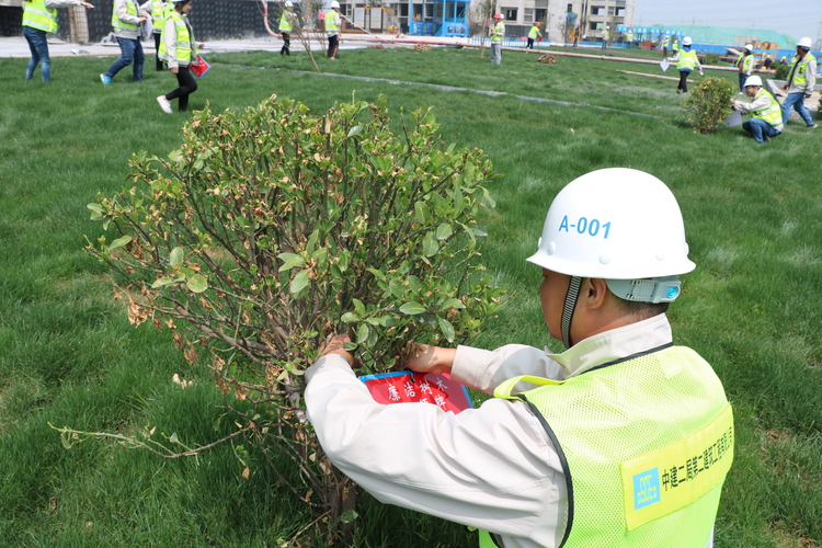 【河南供稿】中建二局鄭州岳崗安置房項目開啟認“廉”識別 全力打造“綠”工程