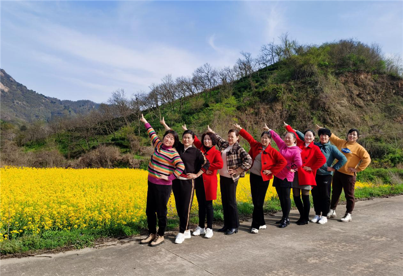 【與春天撞個滿懷 打卡最美春景】信陽羅山：油菜花開滿目春 美麗鄉村入畫來_fororder_圖片11