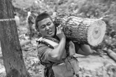 【城市遠洋】【要聞】信陽固始史灌河大堤再次出現兩次塌陷 眾人緊急封堵