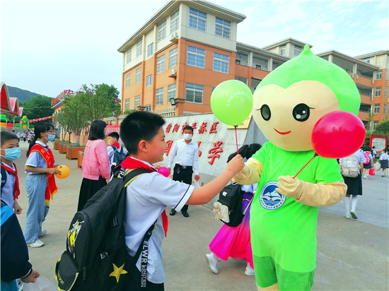 信陽市平橋區：多彩活動 歡慶“六一”_fororder_微信圖片_20220602090713