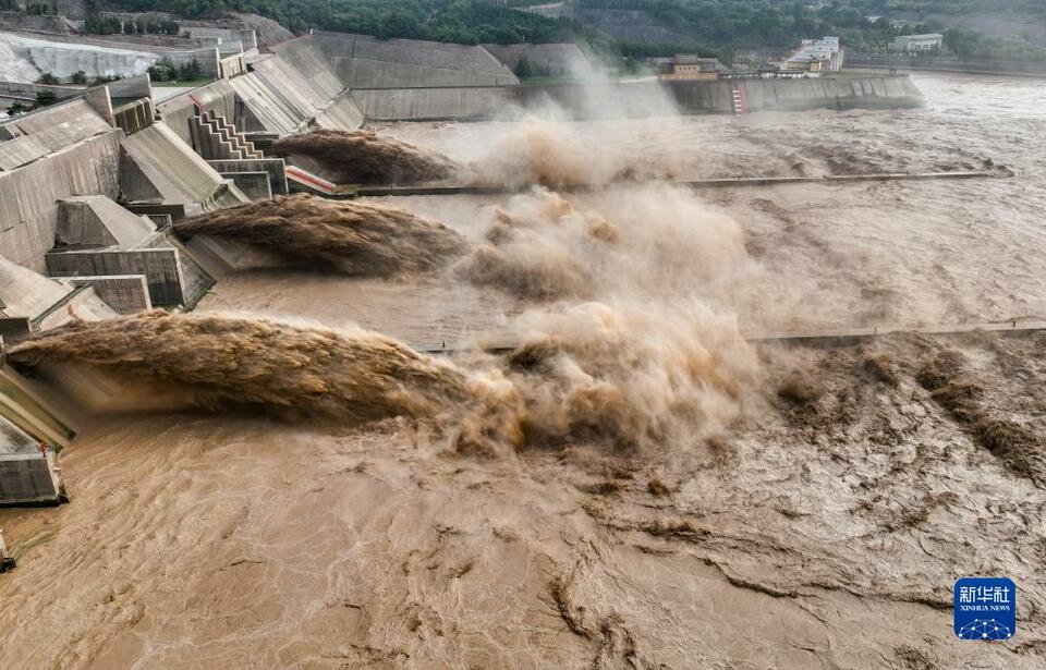 河南濟源：小浪底排沙出庫