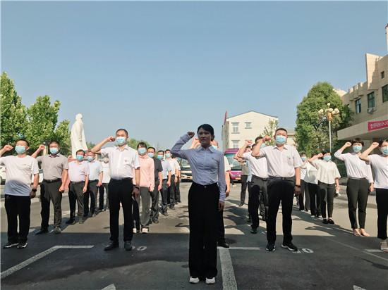 開封尉氏張市鎮：逐村觀摩展成效 “五星”創建再提升_fororder_重溫入黨誓詞