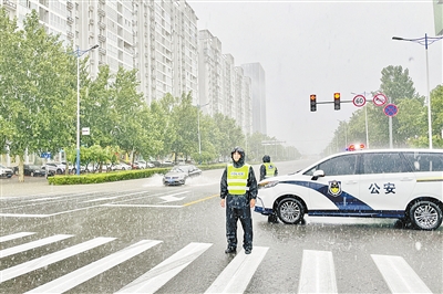 風雨鏖戰 排澇搶險 新鄉市積極行動應對強降雨