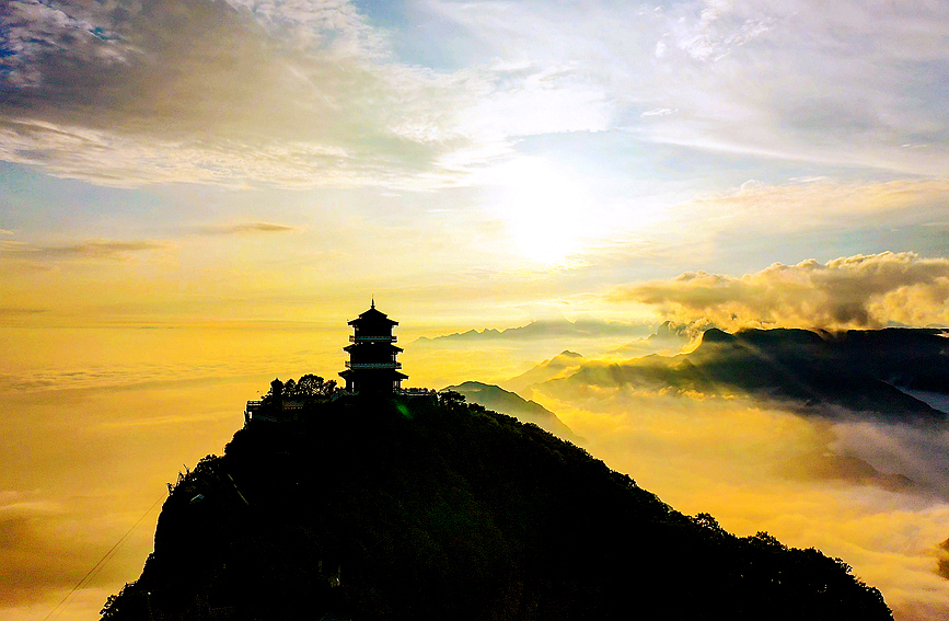 河南濟源：雲海奇觀美如畫