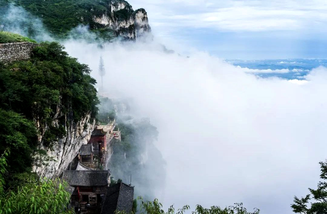 安陽林州：雲海翻涌似仙境 雨後美景入畫來