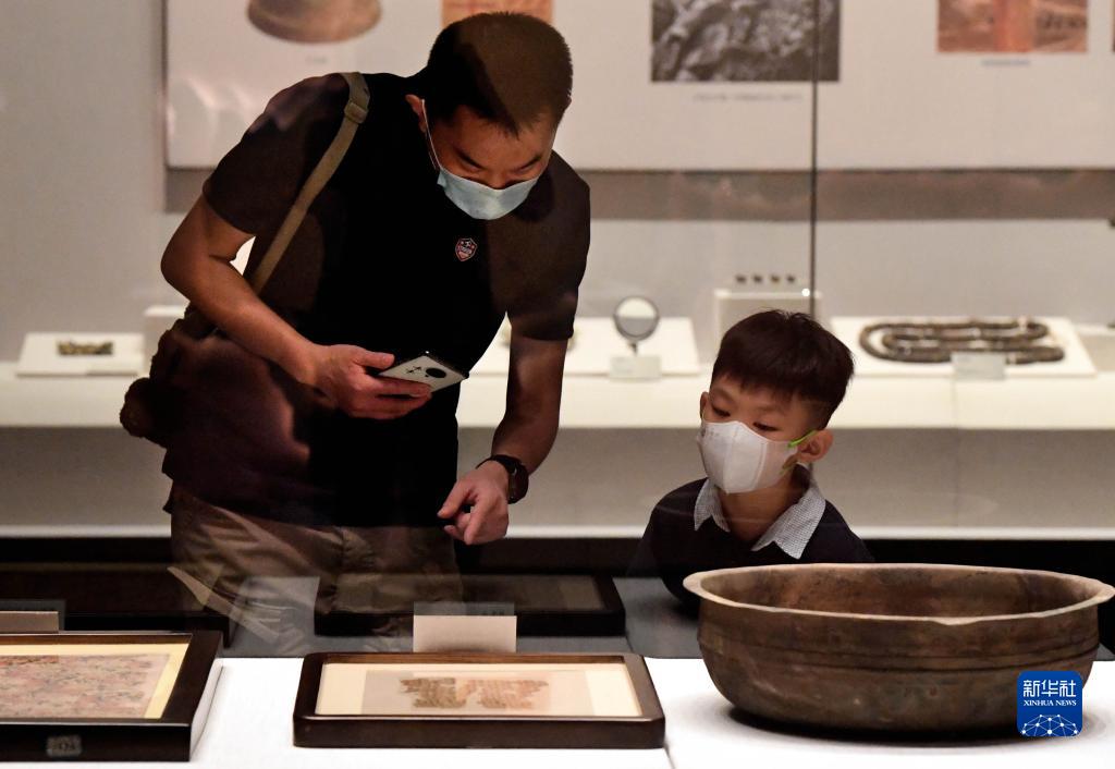 “繁星盈天——中國百年百大考古發現展”在鄭州展出