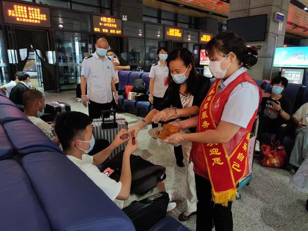 鄭州各汽車站中秋小長假安全發送旅客4.8萬餘人次