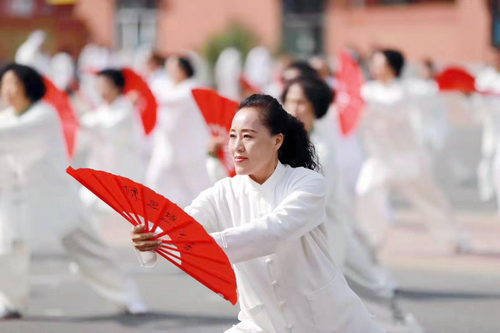 【河南供稿】哈爾濱太極拳愛好者共“武”太極 神韻滿冰城