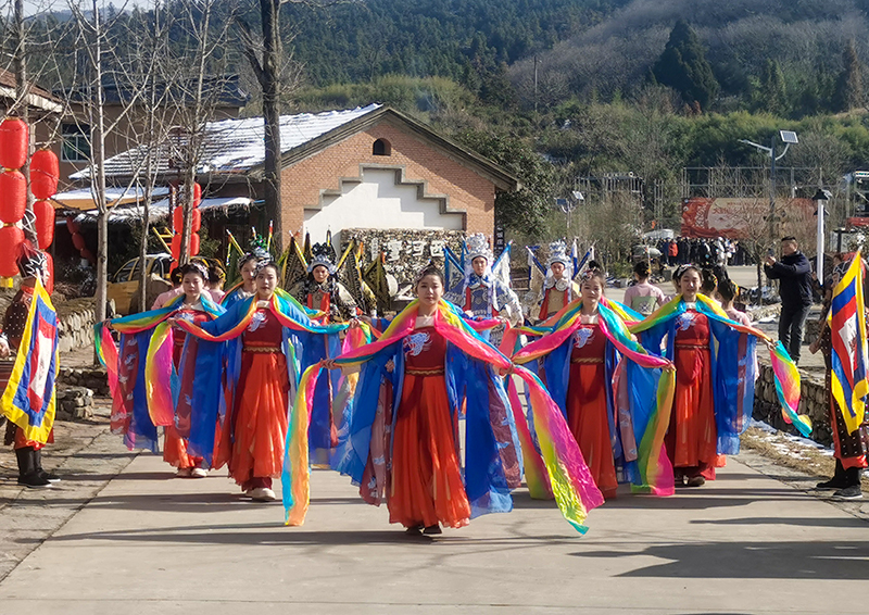 【原創】2023大別山（新縣）鄉村旅遊文化節暨首屆非遺文化大集活動啟幕_fororder_古裝實景演出2（李良斌  攝）