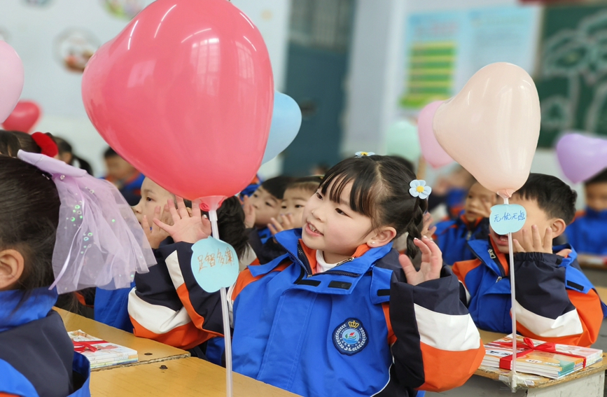 三門峽義馬：春回校園學子歸