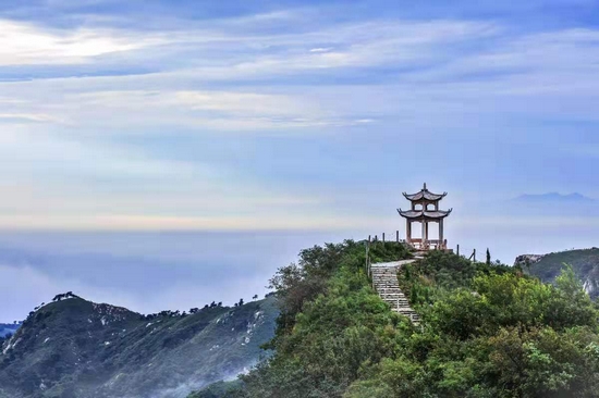 探秘方城七峰山—看雲頂之心 領略七峰山秋季之美