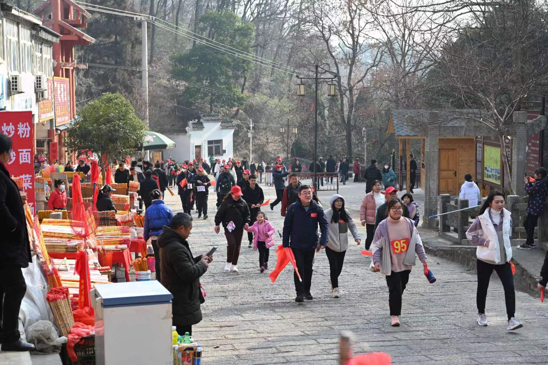 【客戶端轉發】迎新春、登靈山 信陽羅山文旅展新顏