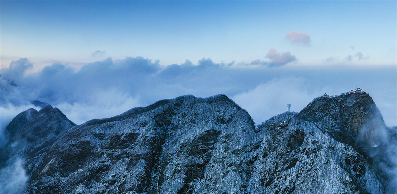 【原創】【春日“豫”新景】南陽南召五朵山：春雪飛舞 美景妖嬈_fororder_雲山霧海+攝影+任明異