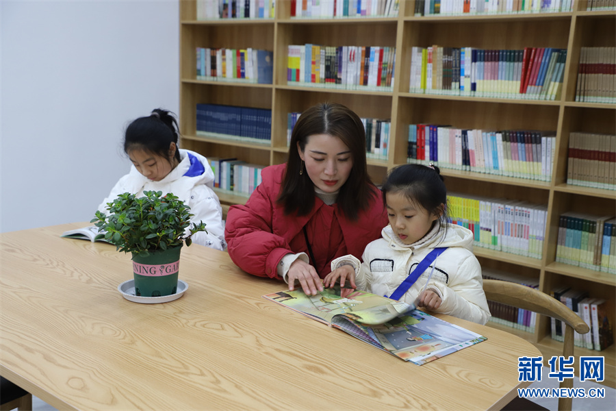 河南鎮平：諸葛書屋飄書香