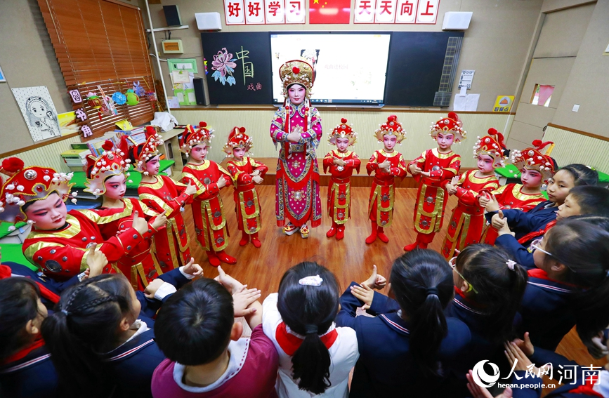 河南鄭州：國粹文化傳承 戲曲文化進校園