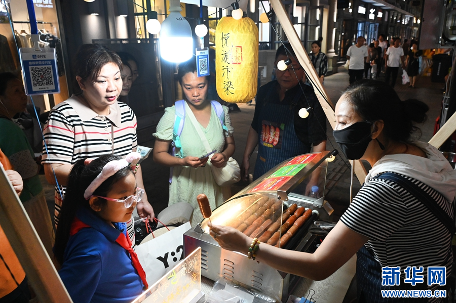 河南開封：逛國潮市集 品東京夢華