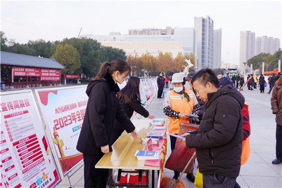 信陽市平橋區人民法院開展普法宣傳活動_fororder_2