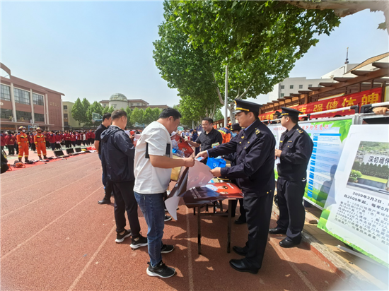 開封杞縣舉行“5·12”全國防災減災日、火災警示宣傳教育月啟動儀式暨應急救援疏散實戰演練活動_fororder_圖片4