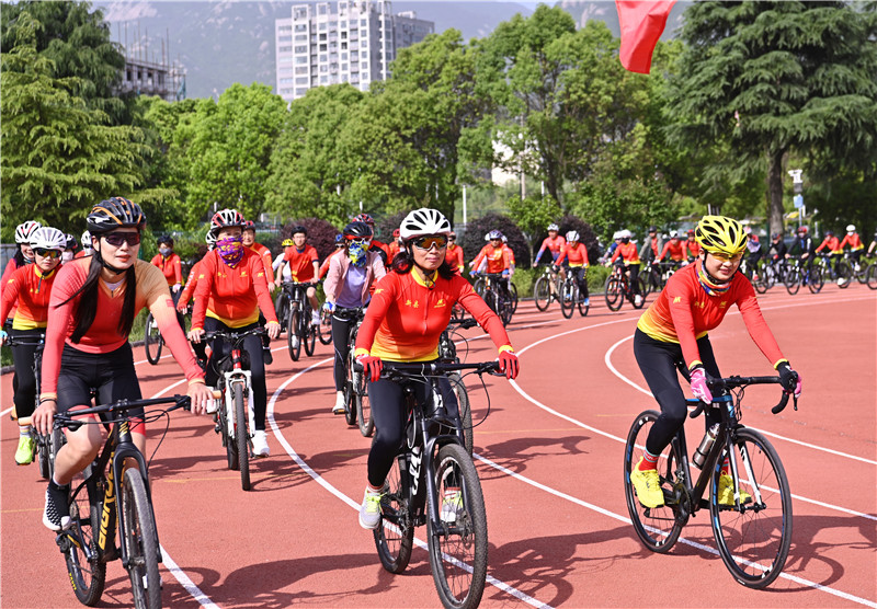 信陽新縣：全民健身點亮健康生活_fororder_自行車騎行（焦漢平 攝）