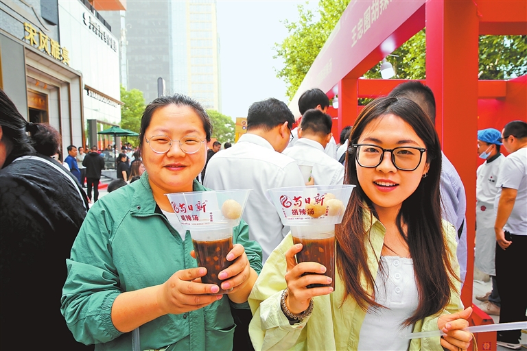 “行走的胡辣湯”謀劃跨省出圈 讓更多人愛上這碗湯