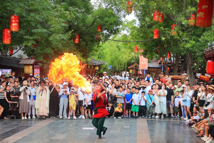 河南開封：暑期旅遊熱古城